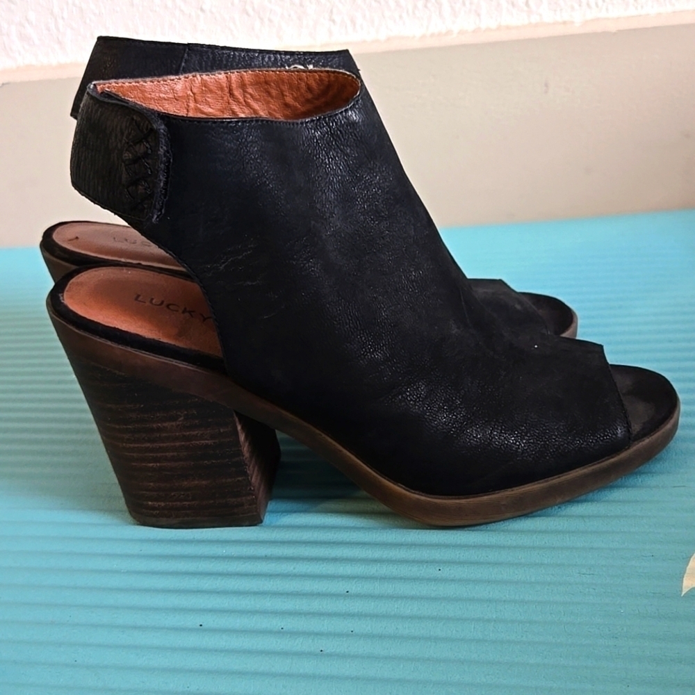 Lucky brand Odenah black leather open toe Block Heel Velcro Closure Shoes Spring